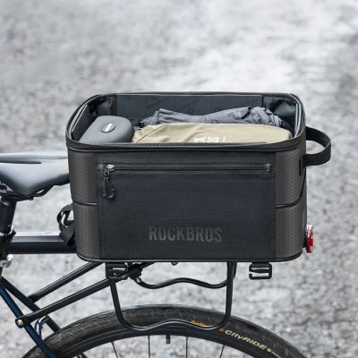 4. Torba rowerowa Rockbros A30 ROAD TO SKY składana na bagażnik 15-30 l - czarna