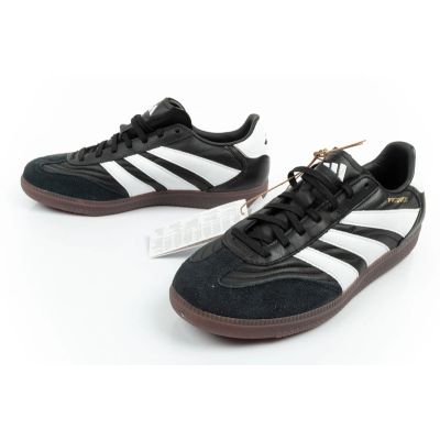 8. Adidas buty sportowe halowe Predator Freestyle obuwie piłkarskie