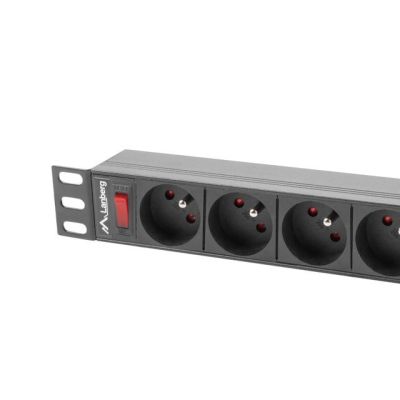2. Listwa RACK Lanberg PDU-09E-0300-BK (7 x UTE; 16 A (3680 W); 3m; kolor czarny)