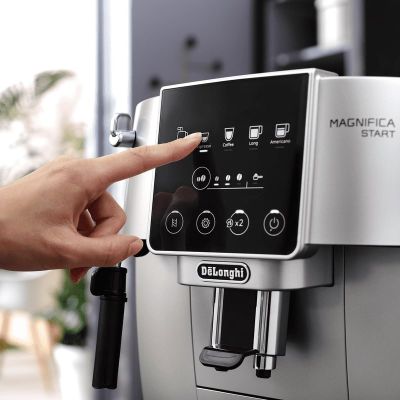 4. Ekspres ciśnieniowy DeLonghi ECAM 220.30.SB
