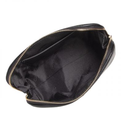 9. Kosmetyczna Calvin Klein Re-Lock Washbag K60K610005