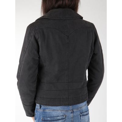 3. Kurtka Levis 73415-0002