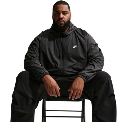 7. Kurtka męska Nike Windrunner czarna HV8369 010