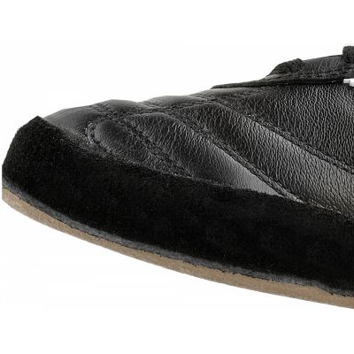 11. Buty halowe adidas Kaiser 5 Goal Leather IN 677358