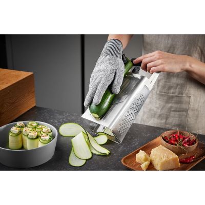 5. GEFU 10761 ręczna tarka / spiralizer Tarka z pojemnikiem Czarny, Srebrny