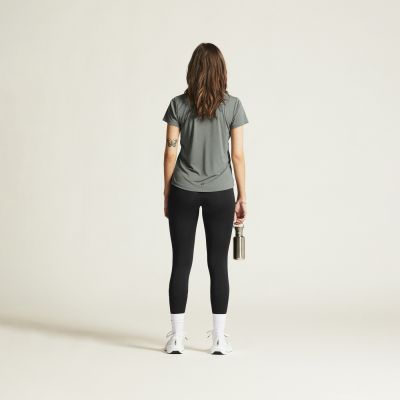 4. Damska Koszulka z krótkim rękawem CORE ESSENCE SS TEE 2 W