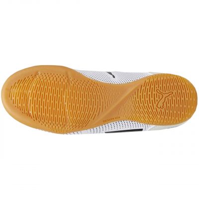 5. Buty piłkarskie Puma Truco III IT Jr 106935 07