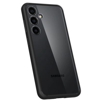 7. Etui Spigen Ultra Hybrid na Samsung Galaxy S24 - czarny mat