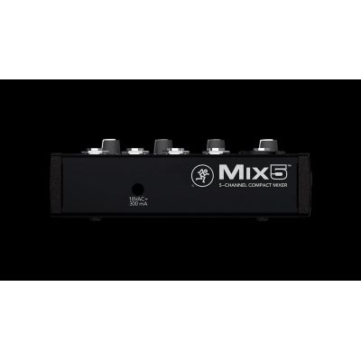 4. Mikser Mix5 firmy Mackie