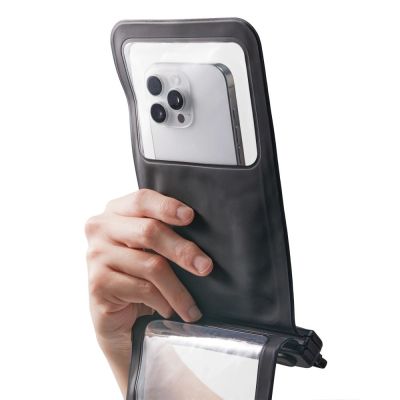 7. Etui Spigen A603 wodoodporne - czarne