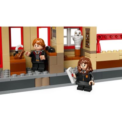 7. LEGO Harry Potter 76423 Ekspres do Hogwartu i stacja w Hogsmeade