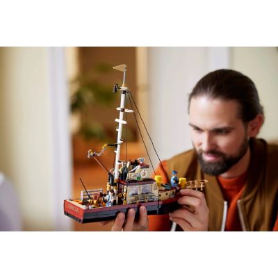 12. LEGO Ideas 21350 Szczęki