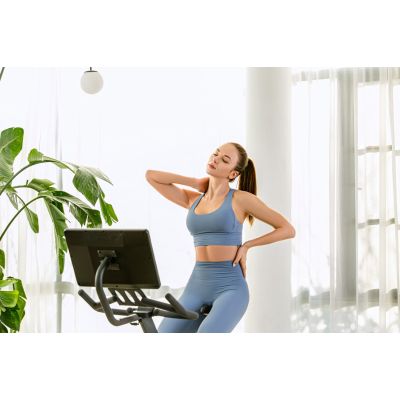 131. Rower stacjonarny, magnetyczny OVICX Q200X z ekranem dotykowym 15,6" TFT, WIFI bluetooth&app