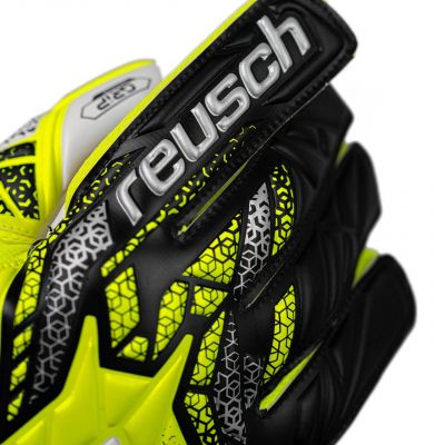 5. Rękawice bramkarskie Reusch Attrakt Grip M 5570815 2014
