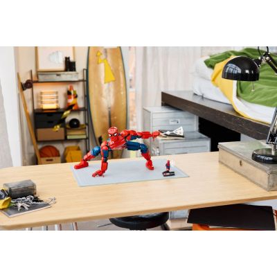 10. LEGO Marvel Super Heroes 76346 - Figurka Spider-Mana