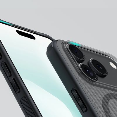 13. Etui Nillkin Super Frosted Shield Pro kompatybilne z MagSafe na iPhone 17 Pro - przezroczyste czarne