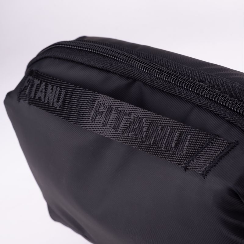 6. Kosmetyczka WASHI