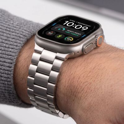 7. Bransoleta Tech-Protect Stainless na Apple Watch 44 / 45 / 46 / 49 mm - srebrna