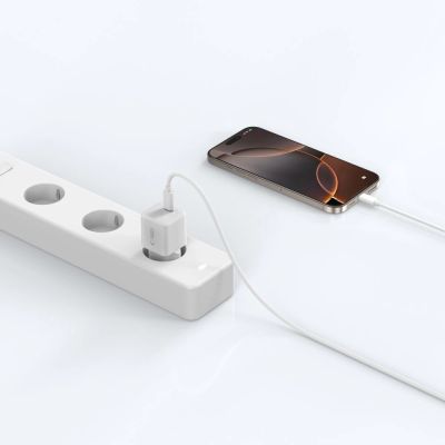 7. Ładowarka sieciowa Tech-Protect NCM25 USB-C PD 25W - biała
