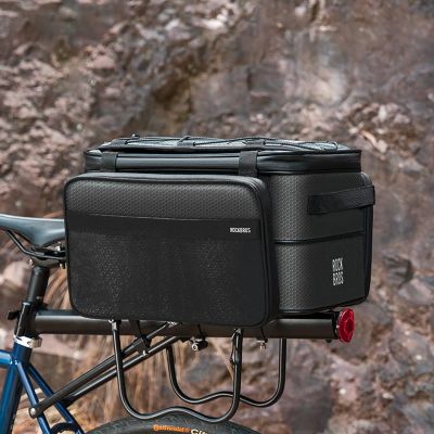 5. Torba rowerowa Rockbros A30 ROAD TO SKY składana na bagażnik 15-30 l - czarna