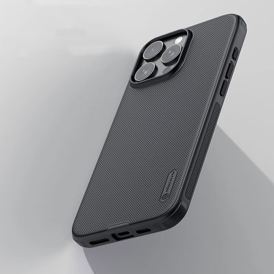 7. Etui Nillkin Super Frosted Shield Pro Magnetic Case na iPhone 16 Pro Max - czarne