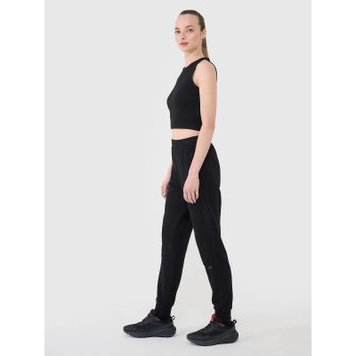 5. Spodnie damskie dresowe joggery 4F 4FRSS25TTROF1398-20S