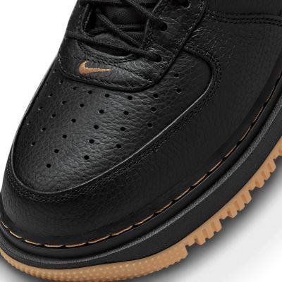 7. Nike Air Force 1 Luxe Czarny 40.5