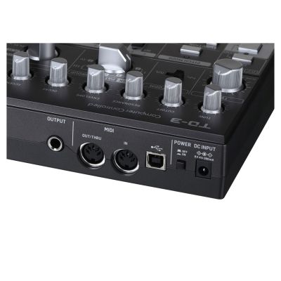 9. Behringer TD-3-BK Syntezator linii basowej