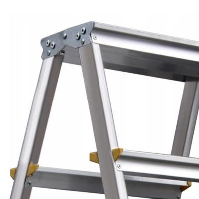 6. AWTOOLS Drabina taboret 4 stopnie do 150 kg