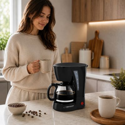 12. Ekspres przelewowy Esperanza Robusta EKC006 (650W; kolor czarny)