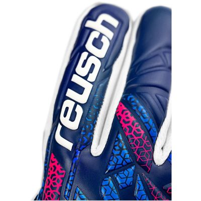 10. Rękawice Reusch Attrakt RE:GRIP NC
