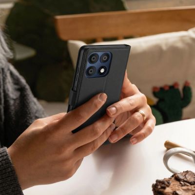 7. Etui Tech-Protect Wallet na Motorola Edge 70 Pro 5G - czarne