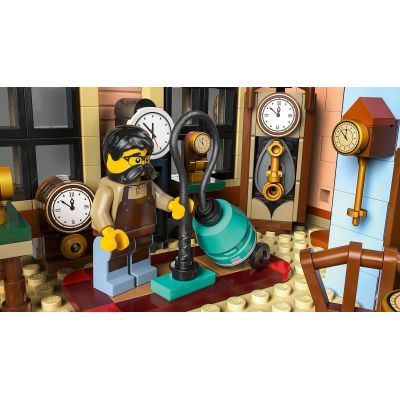 17. LEGO Icons 10350 - Dom w stylu angielskim