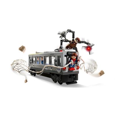 9. LEGO Marvel 76321 Spider-Man kontra Doc Ock — scena w metrze