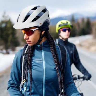 5. Kask rowerowy MTB Wozinsky z odpinanym daszkiem lekki 57-62 cm - pastelowa zieleń