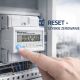 4. Qoltec 50980 Trójfazowy elektroniczny licznik z resetem | miernik zużycia energii na szynę DIN | 400V | 100A | LCD | LED | 4P