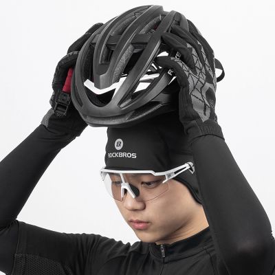 6. Czapka rowerowa Rockbros Dala zimowa  pod kask z otworami na okulary - szara