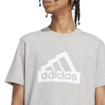 16. Koszulka adidas Modern Essentials Graphic M IW2648