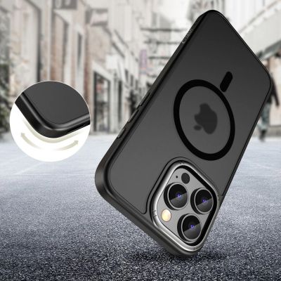 2. Etui Tech-Protect MagEdge MagSafe na iPhone 16 Pro - półprzezroczyste