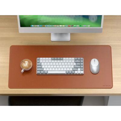 6. Satechi Premium Desk Mat - podkładka na biurko ze skóry wegańskiej (brown)