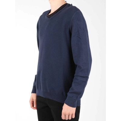 6. Sweter Lee V-Neck Knit L648OA35