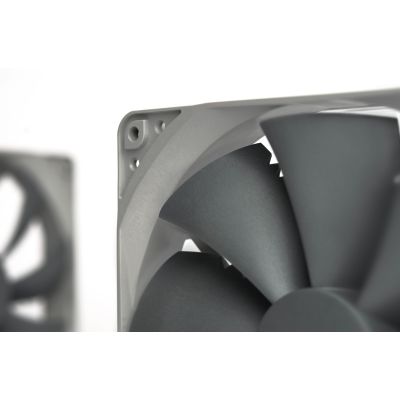 4. Wentylator NOCTUA redux 140mm PWM 450 - 1500 RPM