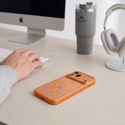 9. Etui Tech-Protect MagPrime MagSafe CC na iPhone 18 Pro Max / 17 Pro Max - pomarańczowe matowe