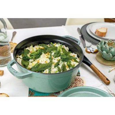 3. Garnek żeliwny okrągły STAUB 40508-707-0 - miętowy 6.7 ltr