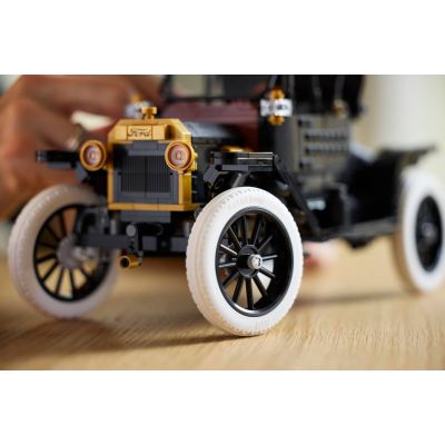 26. LEGO Icons 11376 - Ford Model T