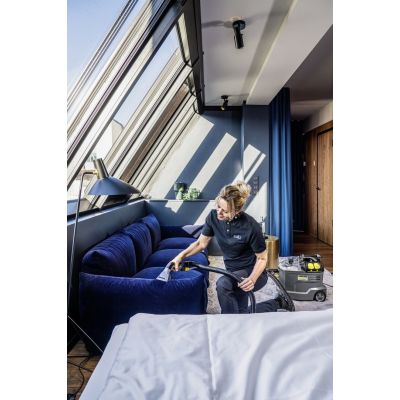 4. Odkurzacz piorący KARCHER Puzzi 8/1 (1.100-240.0)