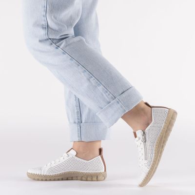 7. Skórzane półbuty damskie ażurowe białe Rieker N2405-80