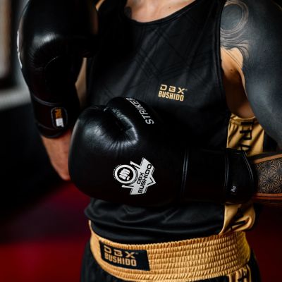 3. Rękawice bokserskie 10oz - Striker - Legacy Series