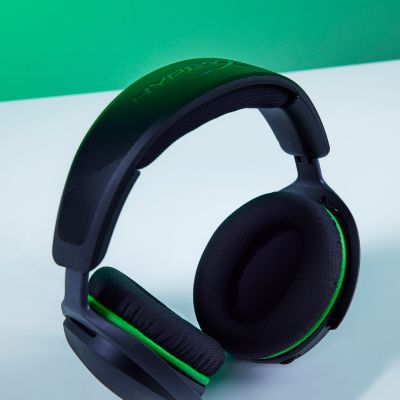 13. Zestawy słuchawkowe dla graczy HyperX CloudX Stinger 2 Core Xbox (białe)