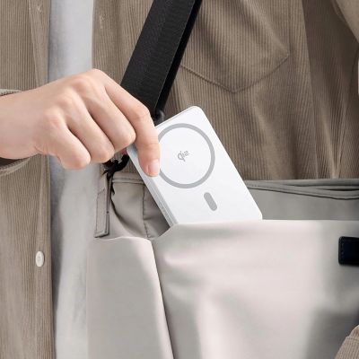 4. Powerbank Baseus Airpow II 10000mAh Qi2 z MagSafe 22,5W z kablem Baseus Simple Series USB-C - USB-C 20V/3A (30cm) - biały